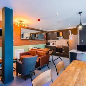  Hostel Code Pod - The Loft - United Kingdom